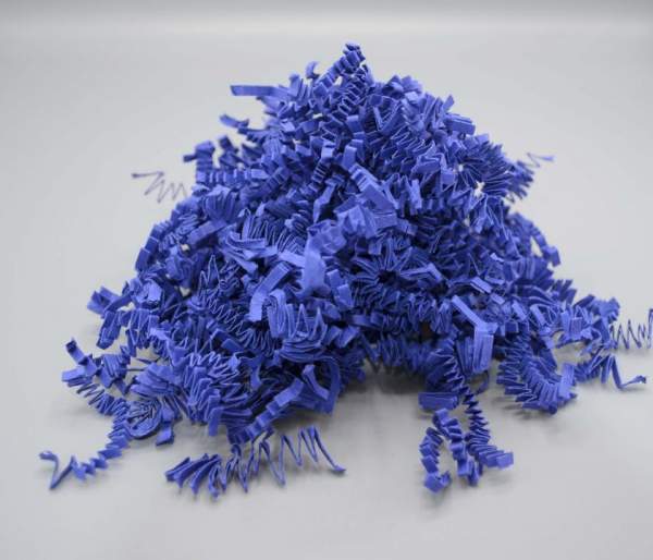 Nachhaltige Verpackungsmaterial Farbige Papierwolle Blau